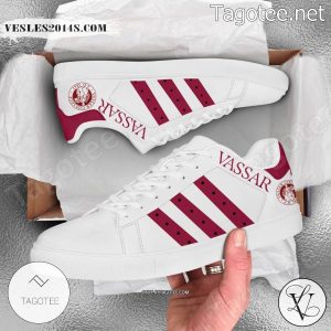 Vassar College Logo Low Top Shoes